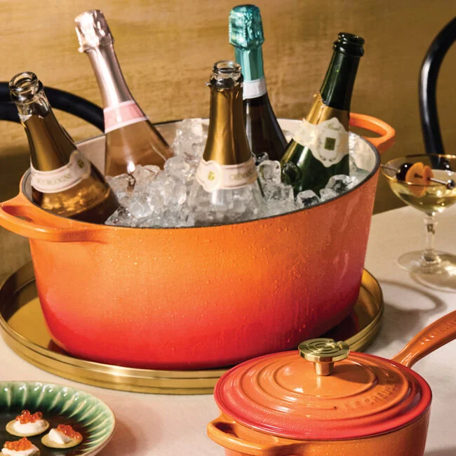 Signature Oval Dutch Oven with Crucible Knob 10 Signature Oval Dutch Oven with Crucible Knob